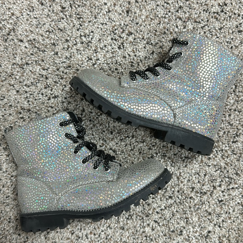 ❤️5/$20 Silver Glitter Kids Lace-Up Boots - Stylish Sparkle
